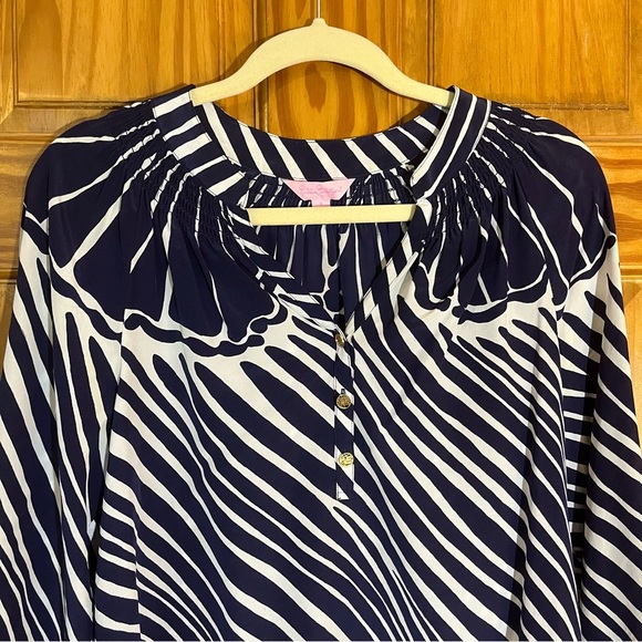 Lilly Pulitzer 100% Silk Blouse Shell Striped navy blue Size Small - Picture 3 of 8